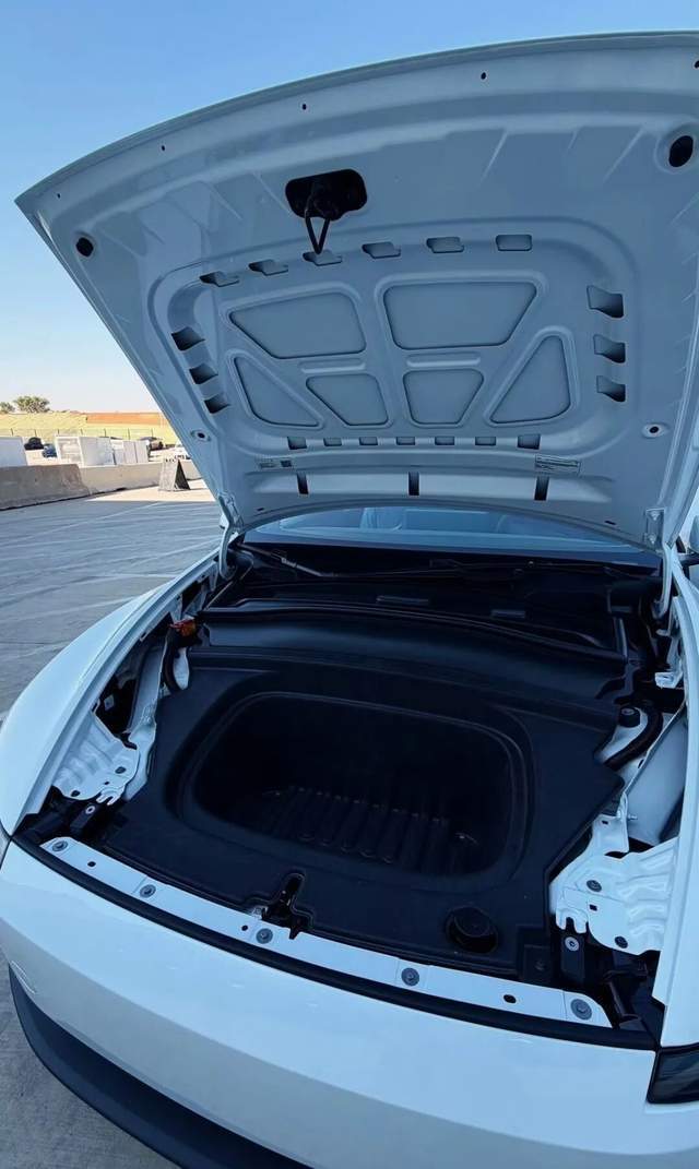 将特斯拉砍成“铁皮房”的,是马斯克新的万亿对赌协议