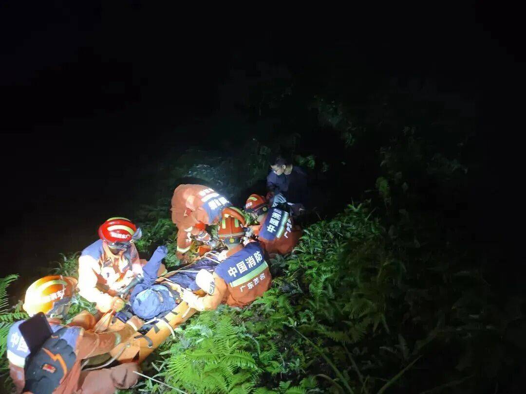 93岁老人进山失联，两天后发现他倒挂在树杈上苦撑……