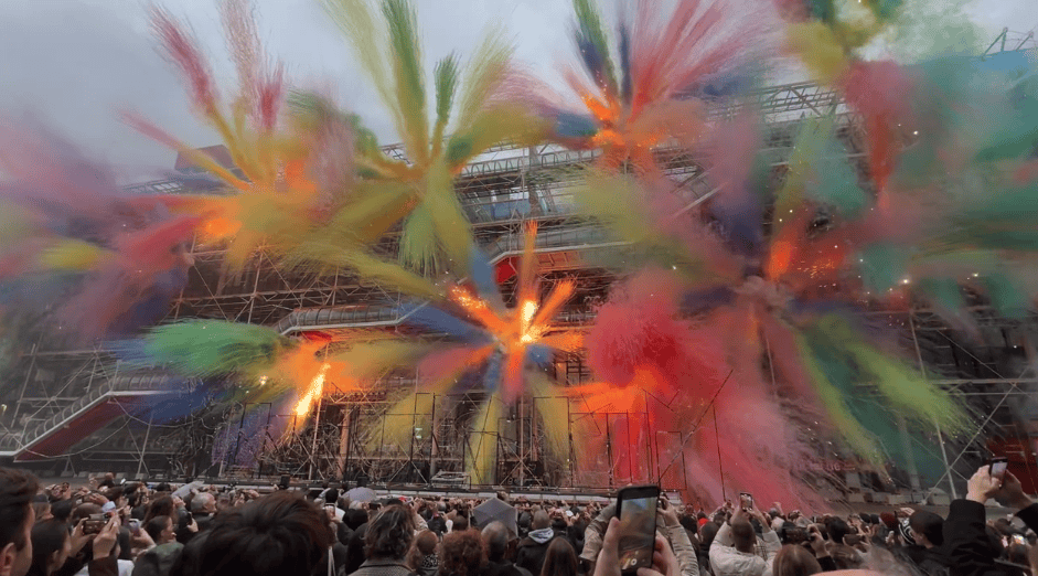 蔡国强在巴黎再办烟花秀,当地艺术展会宣布取消与蔡国强对话活动,活动信息从官网撤下