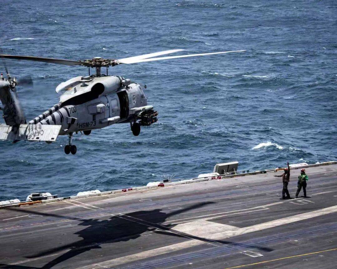 美海军在南海连摔两架飞机，因电磁攻击？中国军号发文