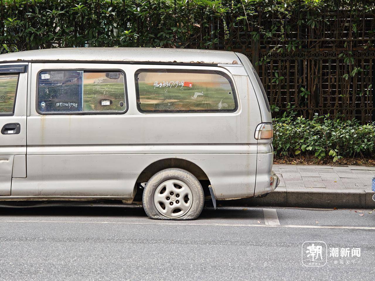 近三成疑似“僵尸车”,杭州这里的路边免费车位缘何成“停车场”