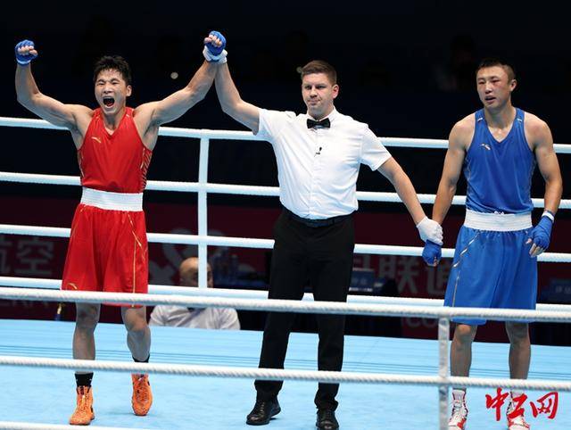 全运会拳击男子80公斤级决赛,王小保夺冠!