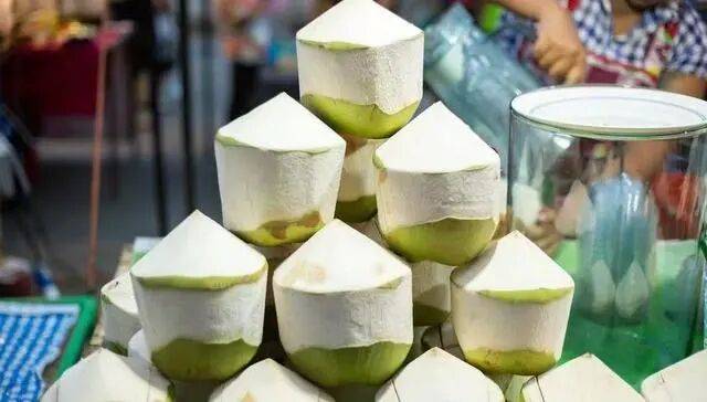 椰子水之外,大公司争夺40亿元生椰市场