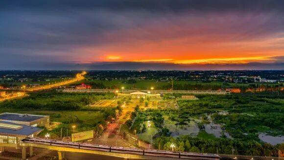 “破界”成都：两千万常住人口脚下的轨道新路