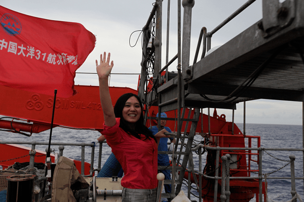 突然爆火！浙大女博士一个月涨粉超50万，“我是过了把瘾”！网友：丝滑入脑……